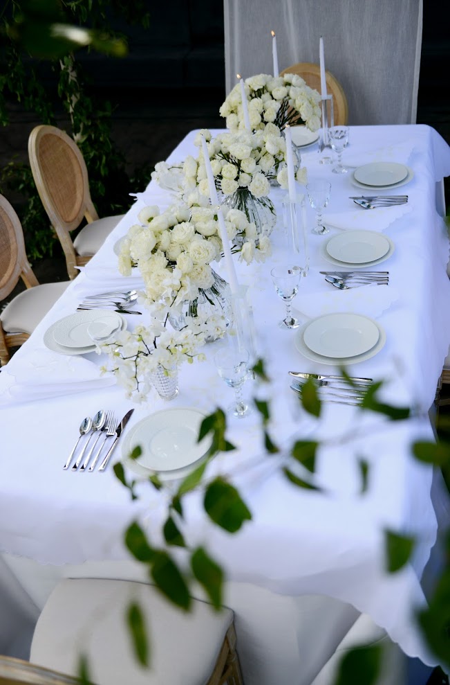 Embroidered Leaves Tablecloth