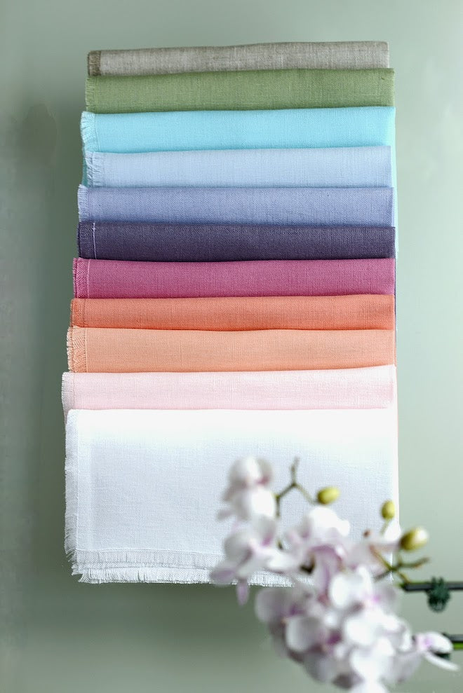 Frayed Edge Colored Napkins - 20" x 20"
