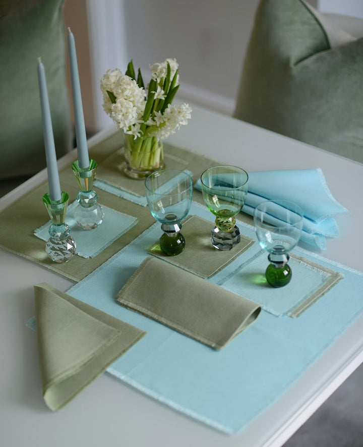 Frayed Edge Colored Napkins - 20" x 20"