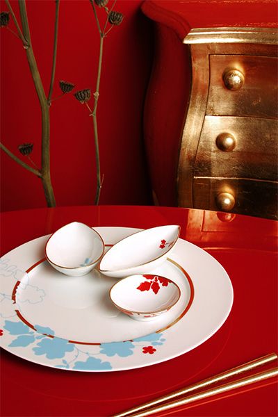 Emperor's Garden Teardrop Bowl
